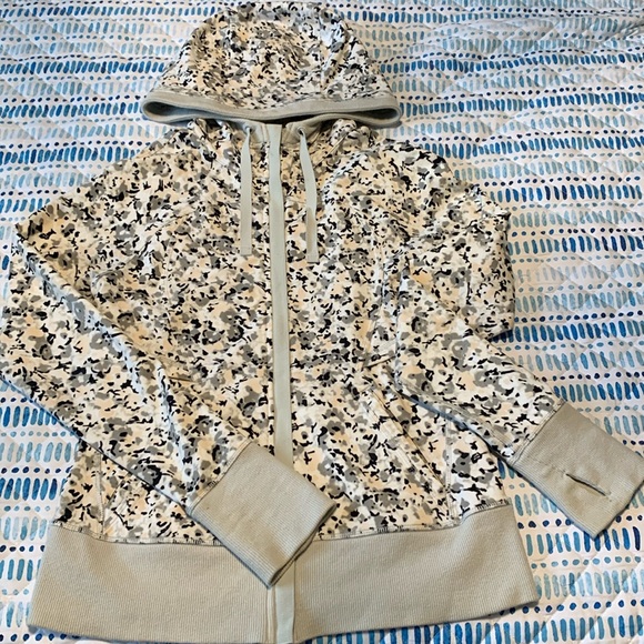 Lululemon After Asana Hoodie - Picture 3 of 8